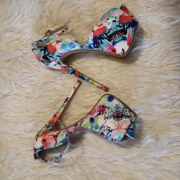 STEVE MADDEN Platform Heels - Picture 7 of 7